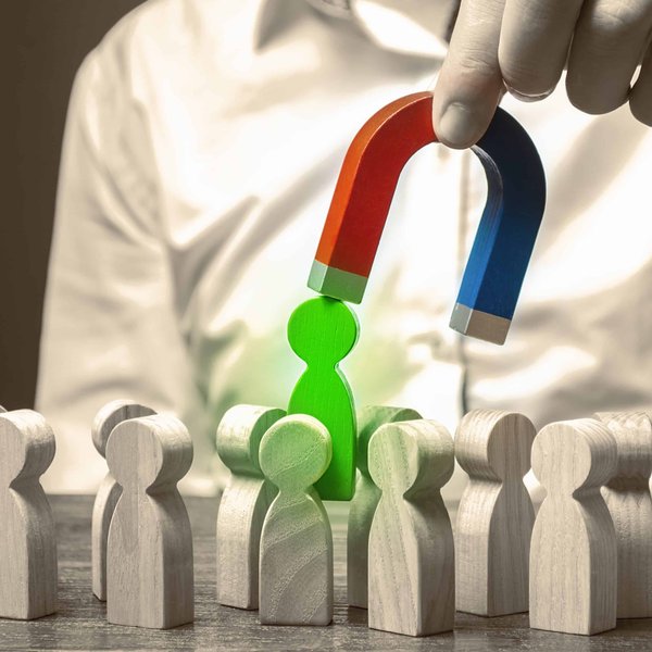 Quels sont les critères pour sélectionner un moniteur 4K pour l'édition vidéo professionnelle ?