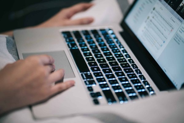 Pourquoi choisir la location de MacBook pour votre entreprise ?